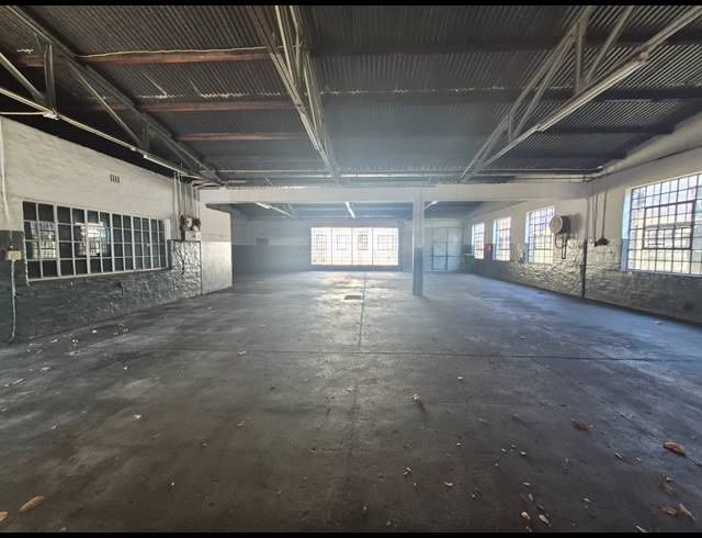 495M² WAREHOUSE TO LET IN KRUGERSDORP CENTRAL